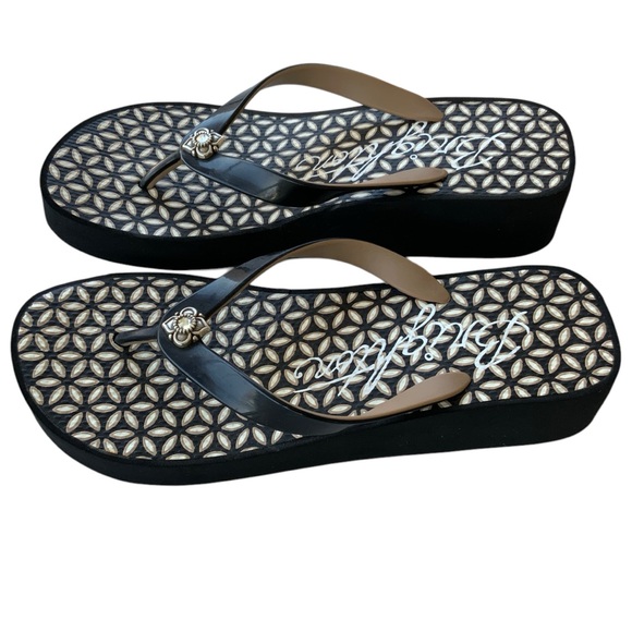 BRIGHTON Wedge Sandals Size 8 With Dust Bag Black Wedge Flip Flops Brand New - Picture 3 of 9